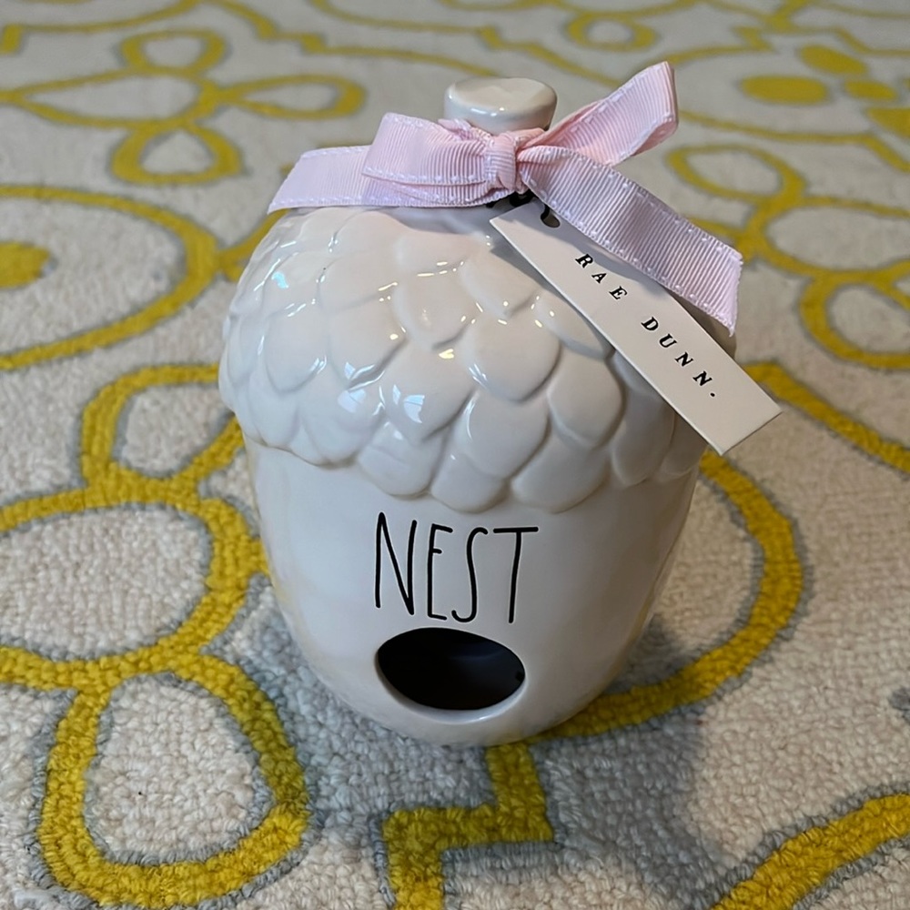NWT Rae Dunn Acorn Birdhouse